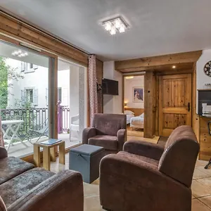 Vallet- Newly Renovated 2 Bedroom Nestled Just Off The Main Street Appartement